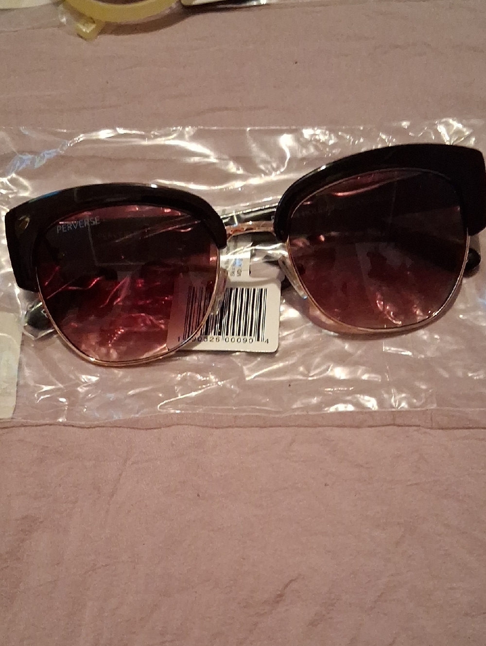 Women's Black Frame Sunglasses with Pink Gradient Lenses
